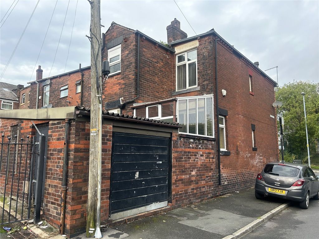 Property photo 3 of 18 External