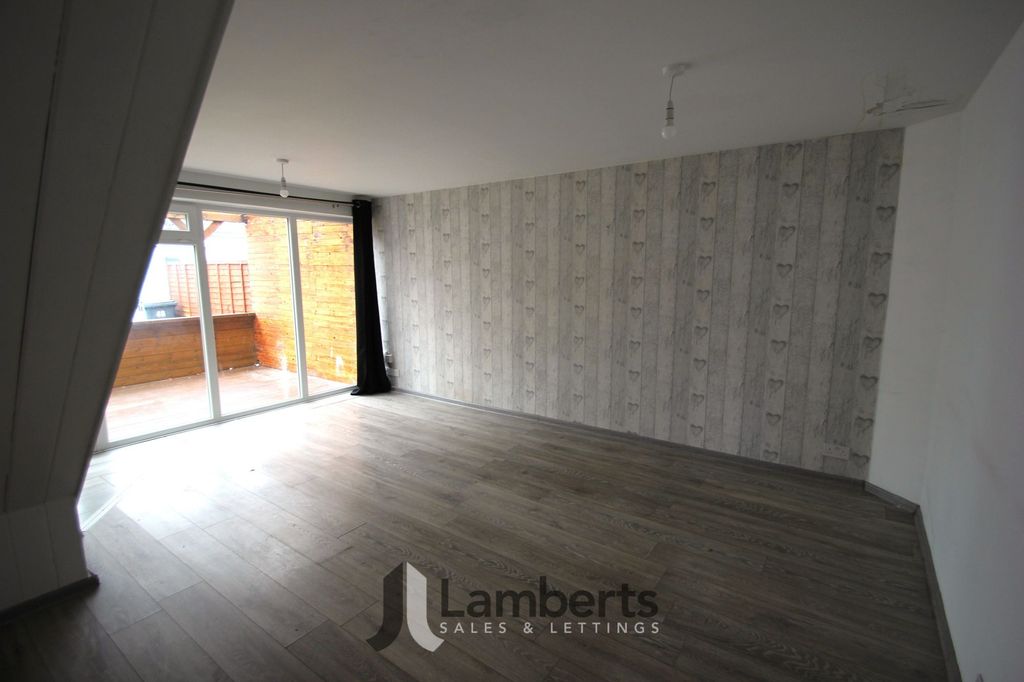 Property photo 2 of 18 Lounge/Diner