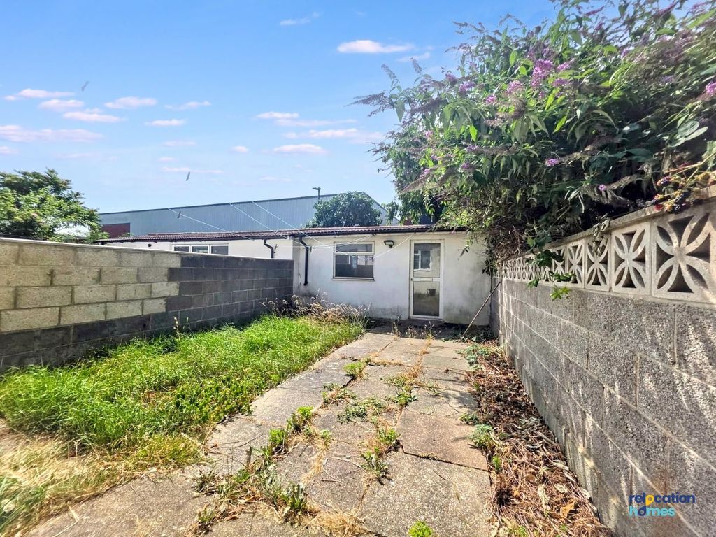 Property photo 3 of 6