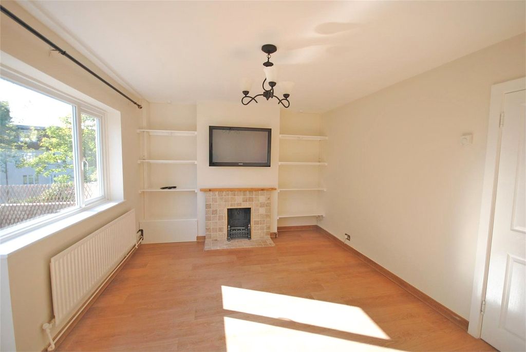 Property photo 3 of 8 Picture No. 01