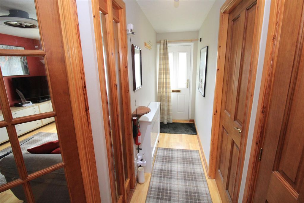 Property photo 3 of 16 Hallway
