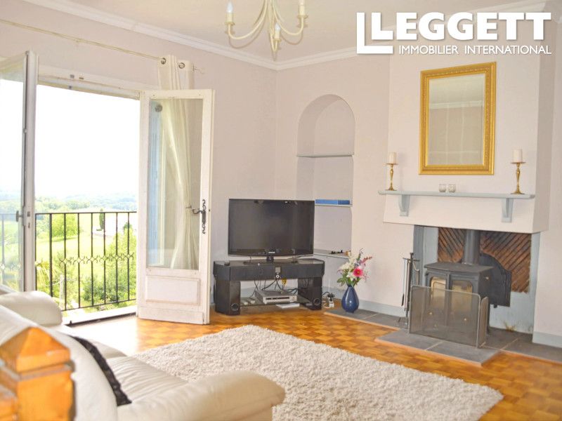 Property photo 2 of 10