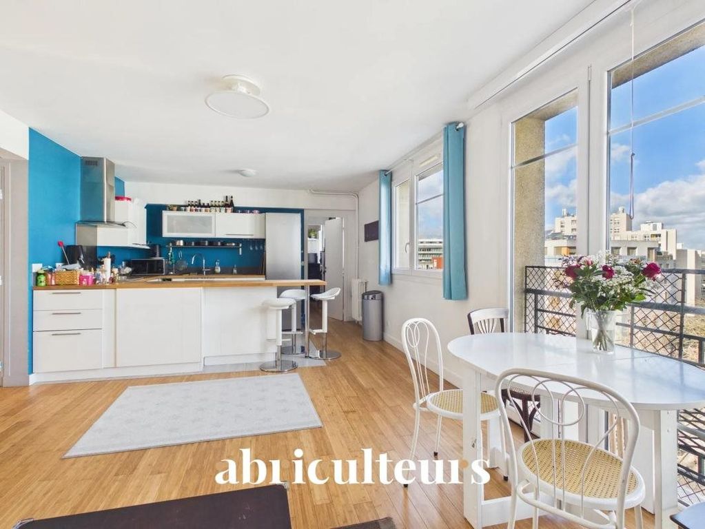 Property photo 1 of 17 Bright 90m² 4-Room Apartment In Reuilly-Diderot - Paris 12
