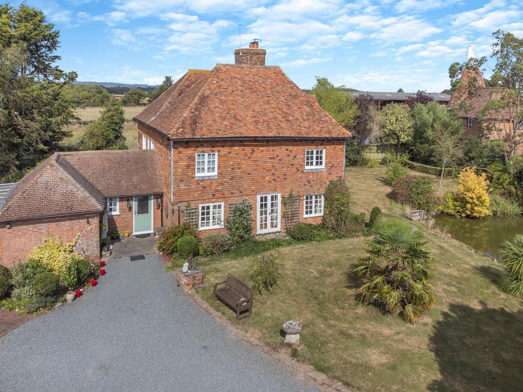 Property photo 1 of 20 8618492-Exterior01.Jpg