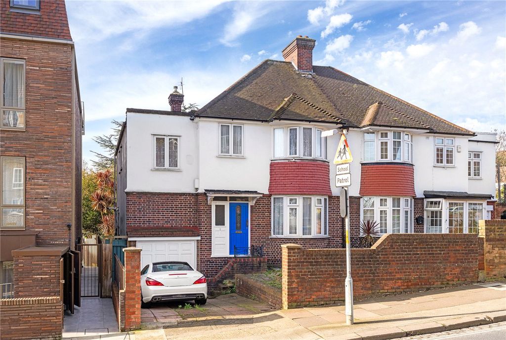 Property photo 1 of 12 External