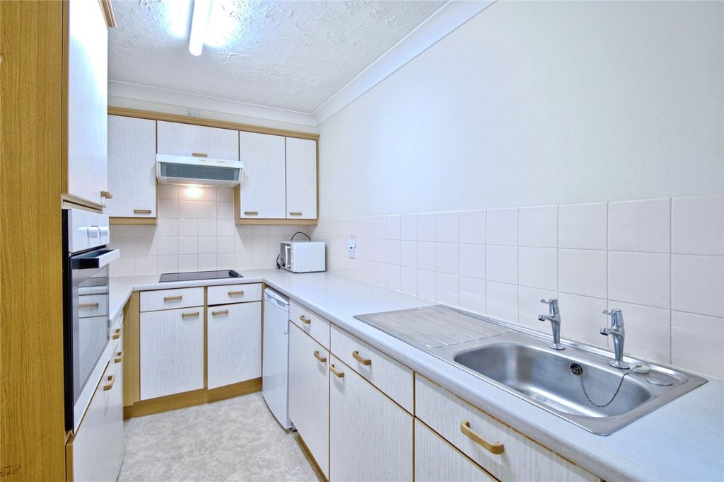 Property photo 2 of 12 Kitchen