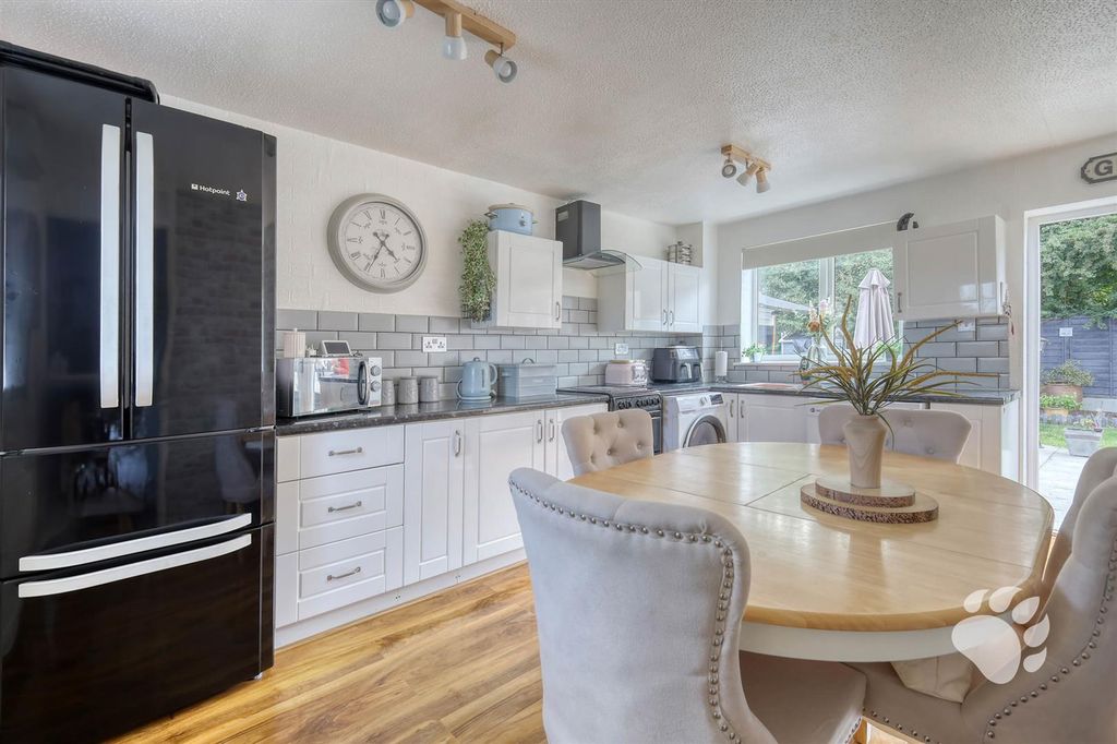 Property photo 3 of 18 Kitchen/Diner