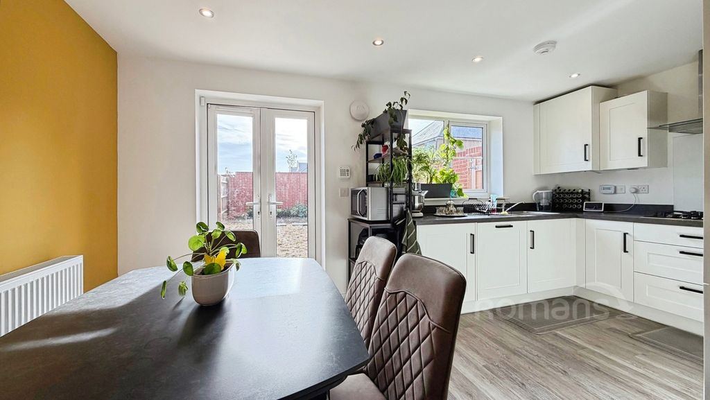 Property photo 2 of 24 Pbox-Img.Jpg