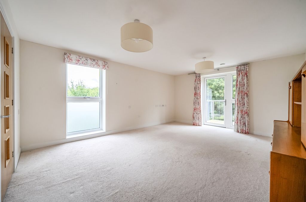 Property photo 3 of 15 1470784-1-6A26c15...
