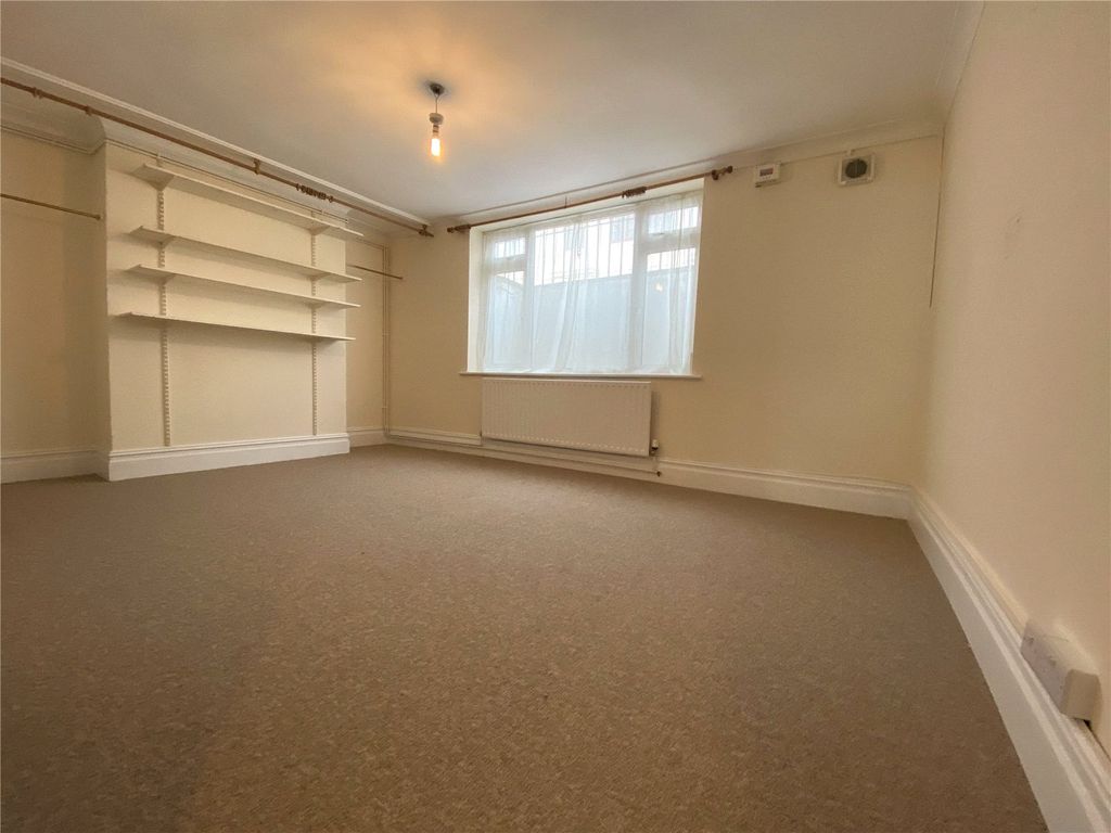 Property photo 2 of 13 Picture No. 01