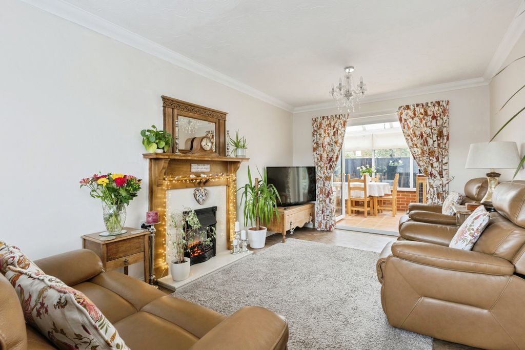 Property photo 3 of 17 Photo