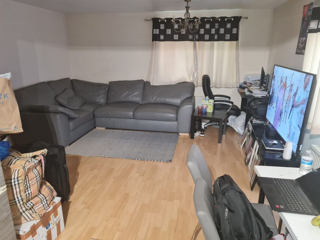 Property photo 2 of 6