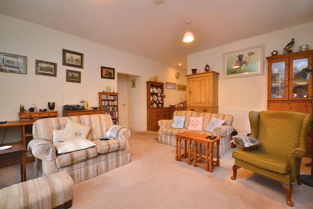 Property photo 3 of 10 0014 (1).Png