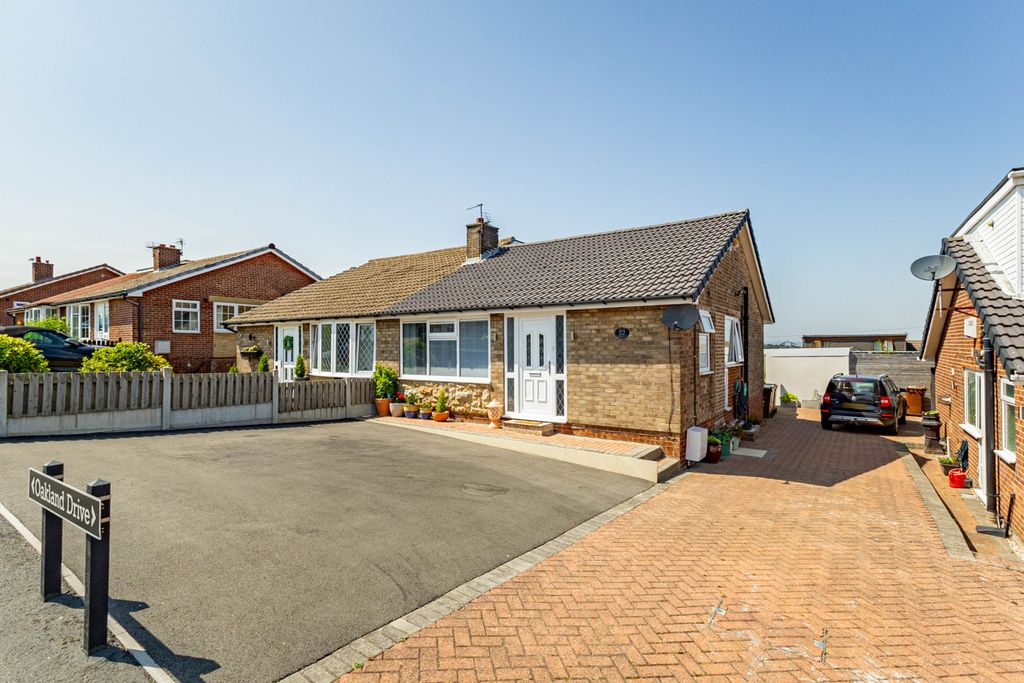 Property photo 1 of 17 2 Bedroom Semi Detached Bungalow For Sale