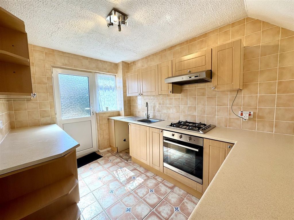 Property photo 3 of 14 Kitchen