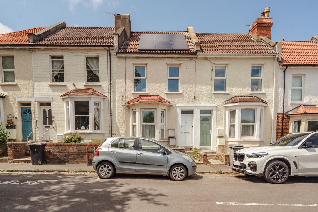 Property photo 1 of 6 12