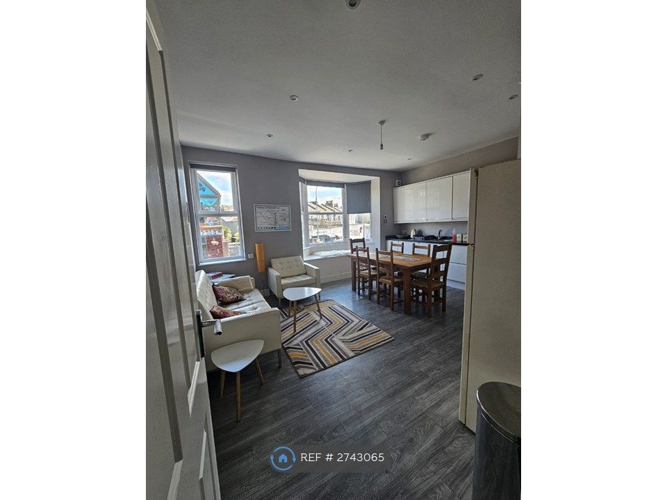 Property photo 1 of 23 Sitting Room & Kitchen