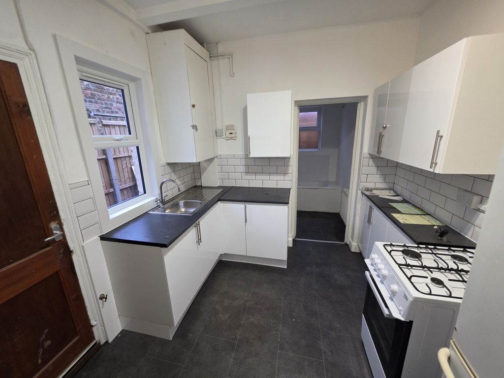 Property photo 2 of 7 Photo 2