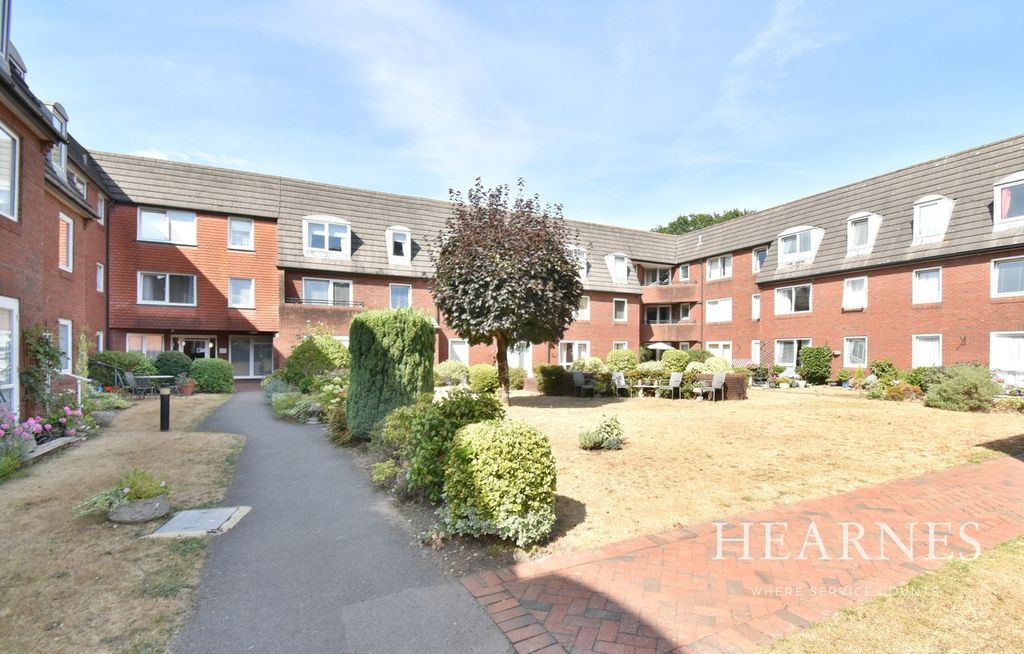 Property photo 1 of 12