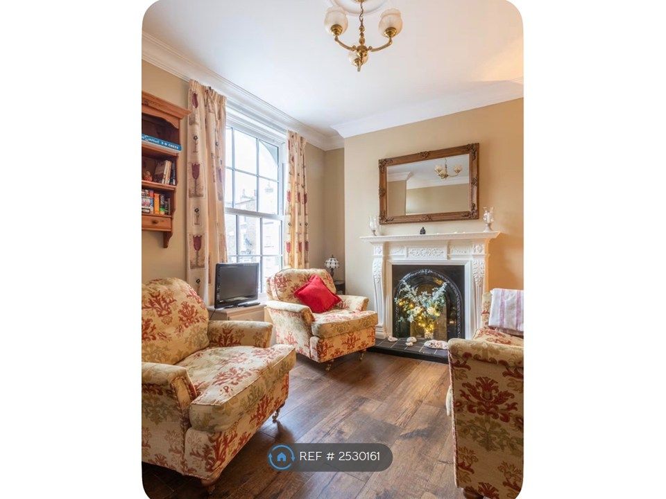 Property photo 1 of 17 Lounge