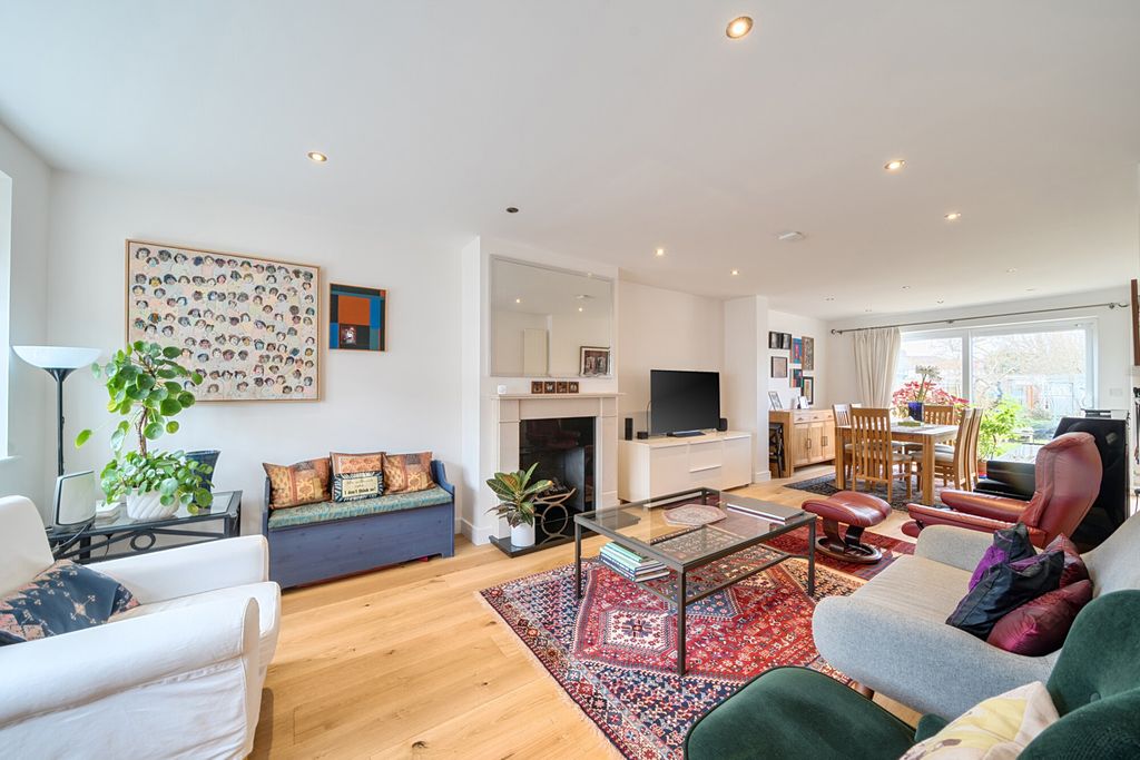Property photo 2 of 47 1420427-3-69A6F87...