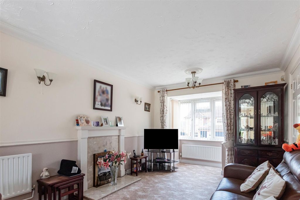 Property photo 2 of 17 2_74975.Jpg