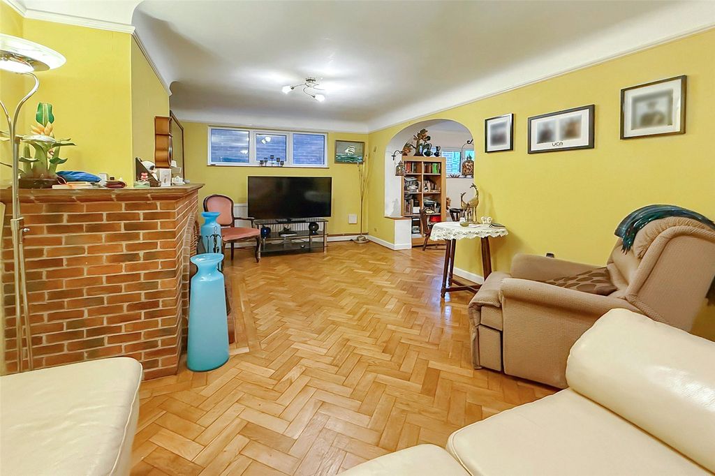 Property photo 2 of 27 Picture No. 41