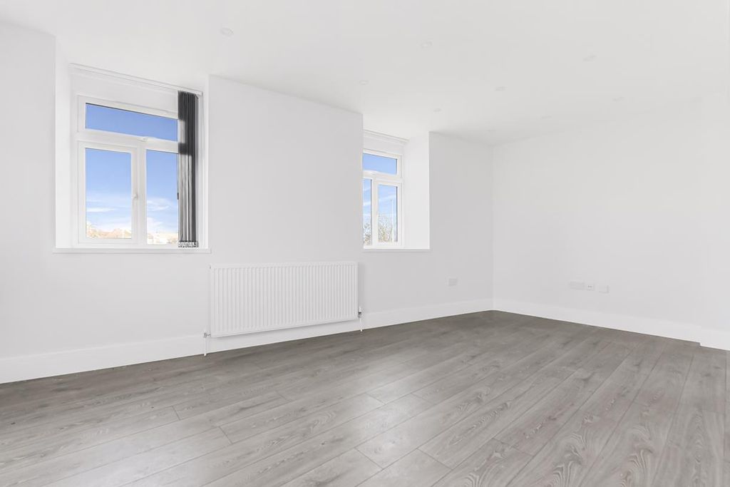 Property photo 2 of 11 Spacephoto (11).Jpg