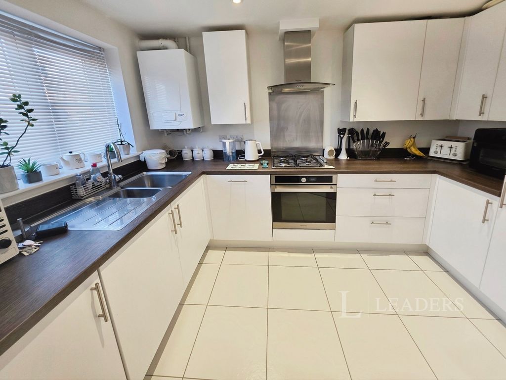 Property photo 3 of 10 Pbox-Img.Jpg
