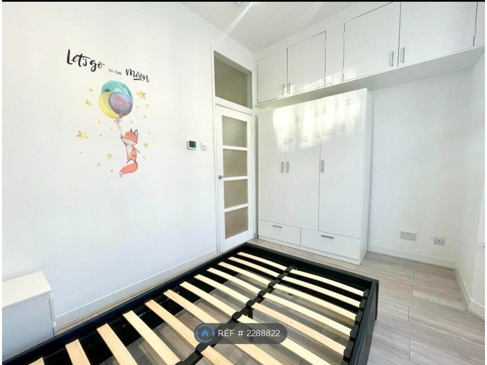 Property photo 2 of 10 Bedroom
