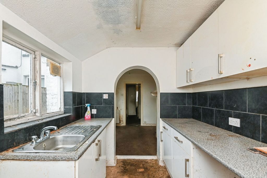 Property photo 1 of 8 Pbox-Img.Jpg