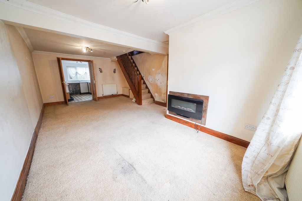 Property photo 3 of 19 Dsc01220