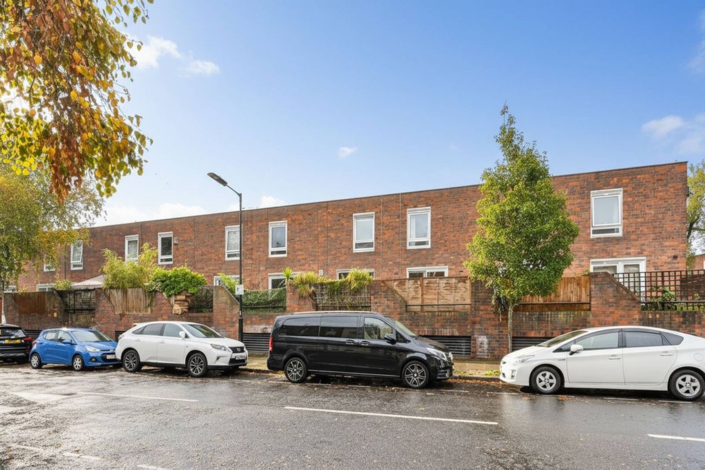 Property photo 2 of 16