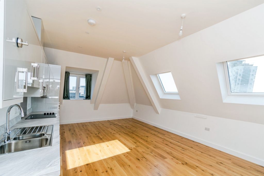 Property photo 2 of 14