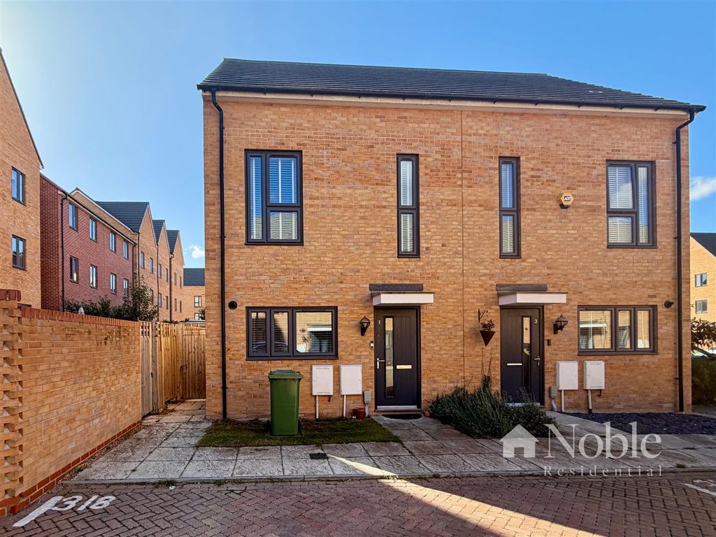 Property photo 1 of 16 External