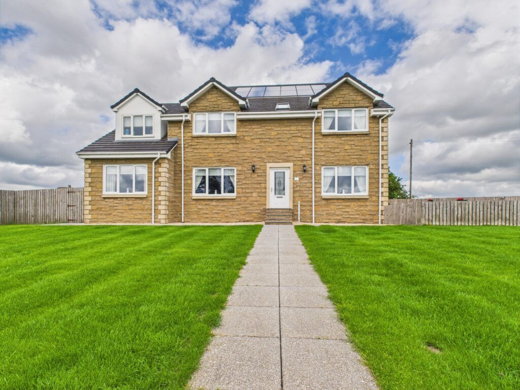 Property photo 1 of 33