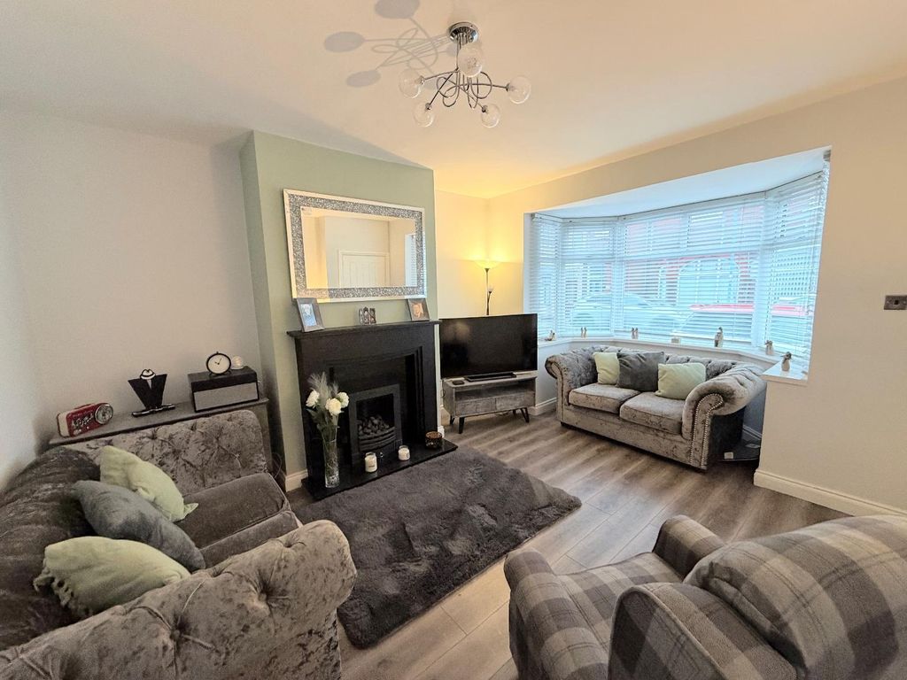 Property photo 2 of 10 Lounge