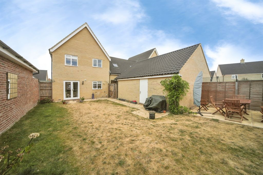 Property photo 2 of 15