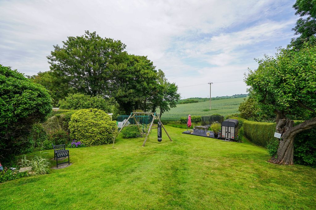 Property photo 2 of 38