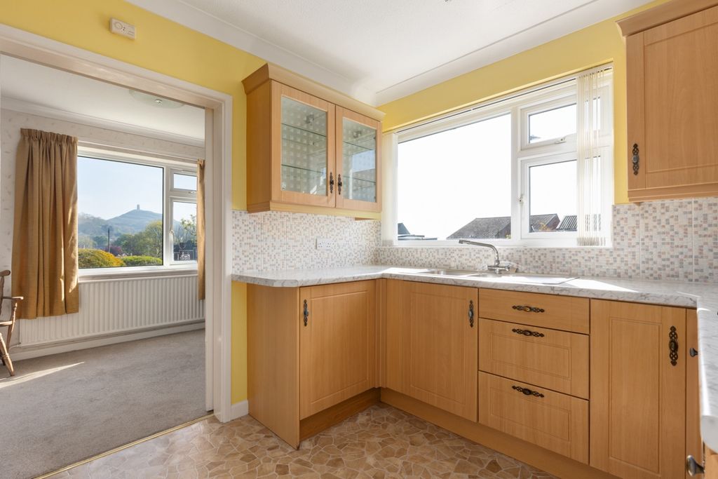 Property photo 3 of 21 4074618