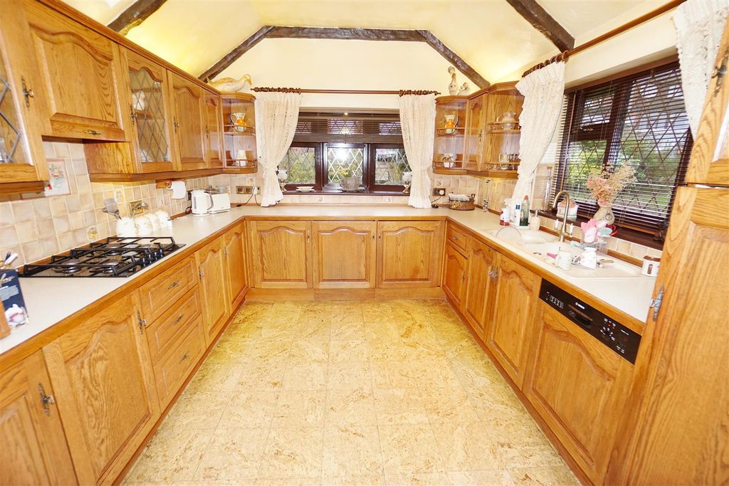 Property photo 3 of 21 Kitchen Area