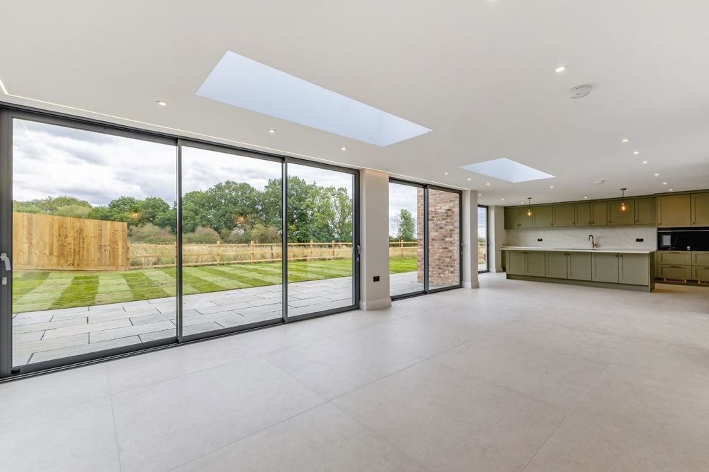Property photo 3 of 17 Open Plan Kitchen