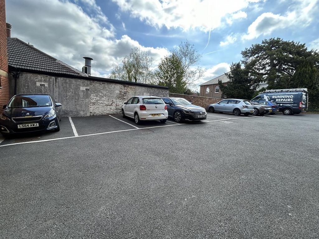 Property photo 3 of 6 Photo