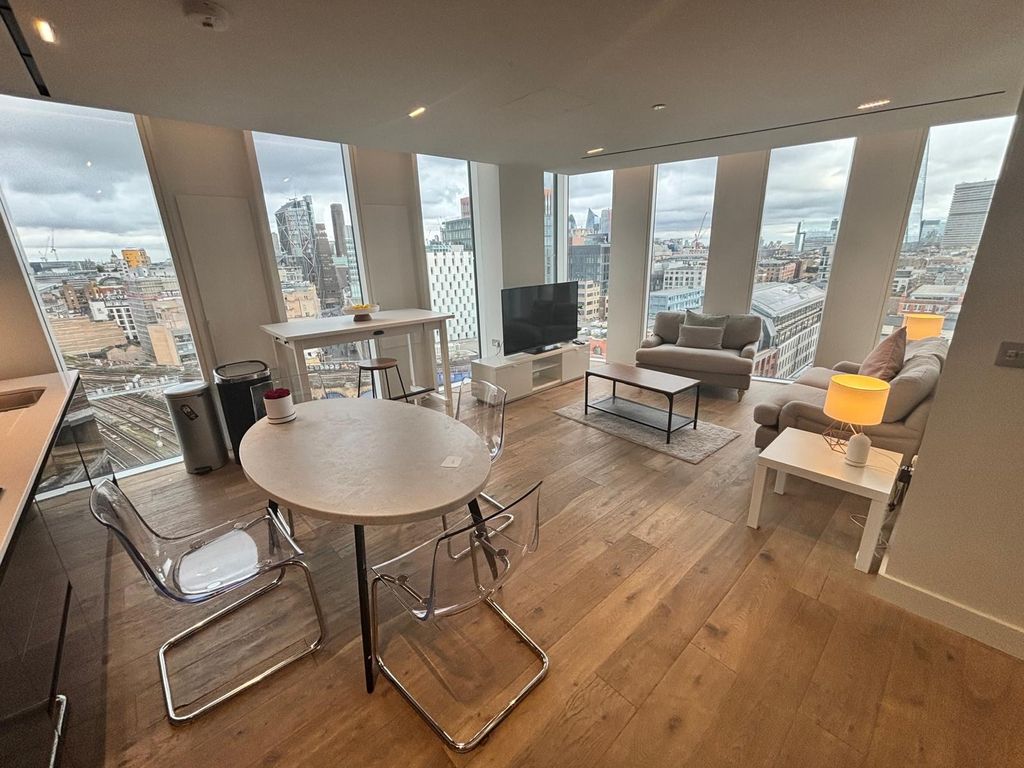 Property photo 2 of 8 Lounge