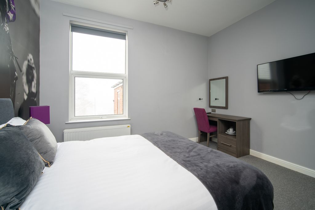 Property photo 2 of 6 R-6