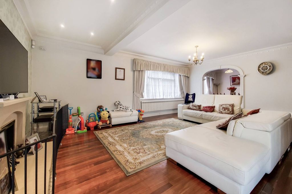 Property photo 3 of 14