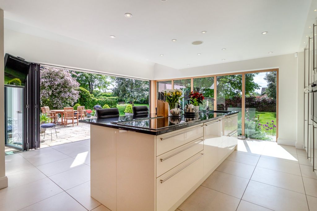 Property photo 3 of 15 Picture No. 06