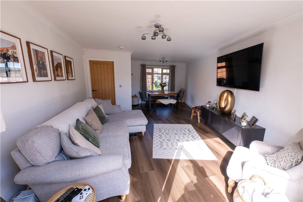 Property photo 2 of 25 Living Room