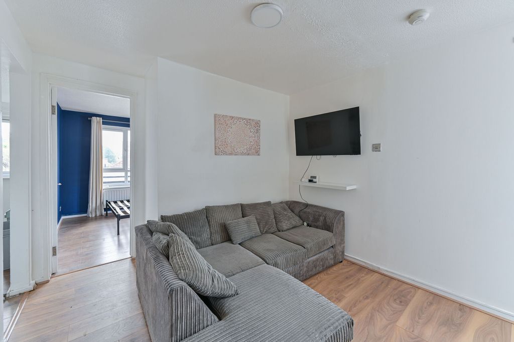 Property photo 3 of 12