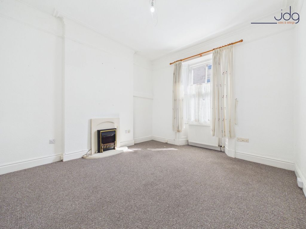 Property photo 2 of 15 Ground Floor Living Room